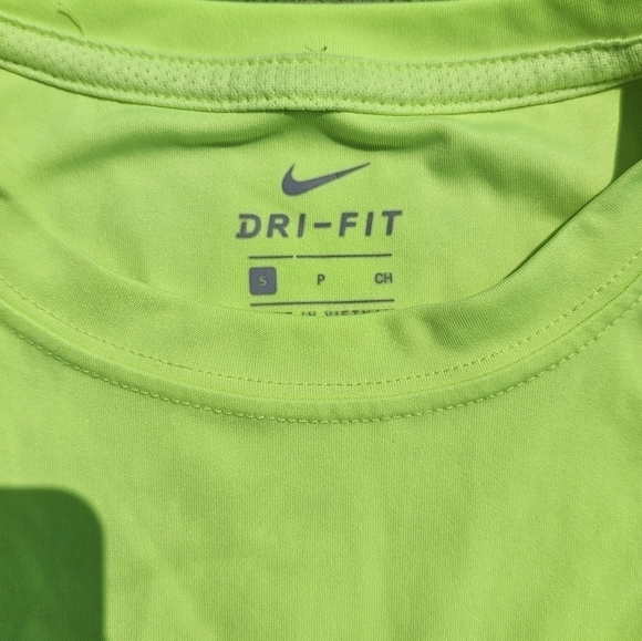 Under Armour & Nike Dri Fit bundle of 2 - Picture 6 of 7